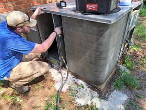 Not sure if it's more cost effective to fix or replace your broken AC? Call us for a free quote.